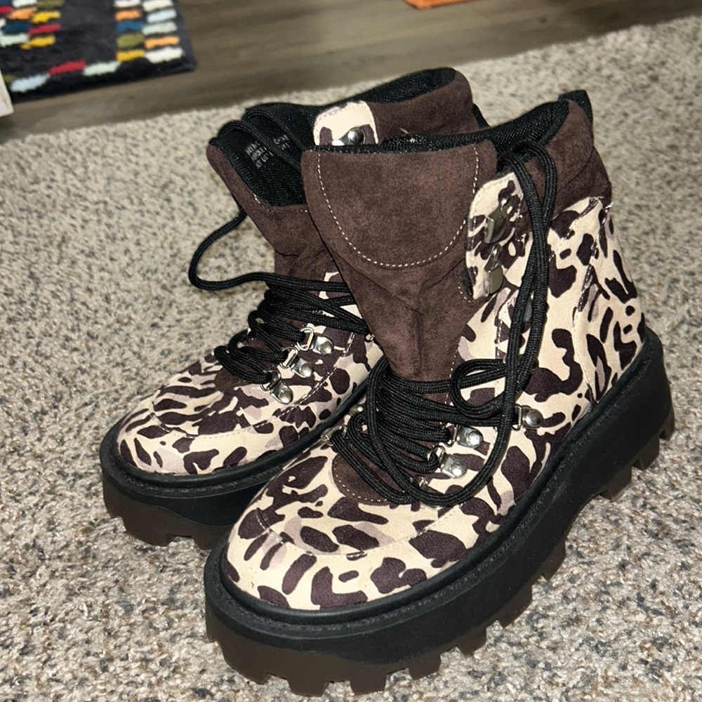 brand new urban outfitter boots